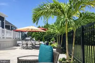 10214 Battle Colors Ln, Berlin, MD 21811 - Photo 5