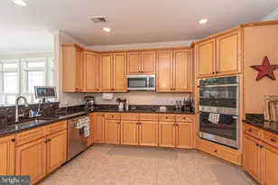 11436 Maid at Arms Ln, Berlin, MD 21811 - Photo 17