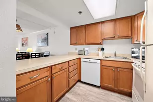 9402 Coastal Hwy, Ocean City, MD 21842 - Photo 25