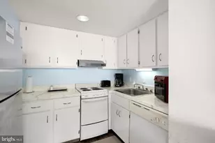 10900 Coastal Hwy, Ocean City, MD 21842 - Photo 11