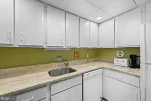 10900 Coastal Hwy, Ocean City, MD 21842 - Photo 19