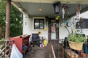2018 Constitution Blvd, New Kensington, PA 15068 - Photo 5