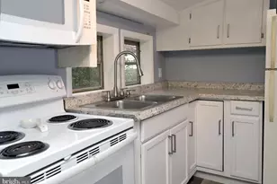 25588 Shore Main Dr, Bloxom, VA 23308 - Photo 15