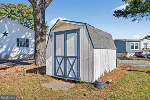 6135 Martin Ln, Chincoteague Island, VA 23336 - Photo 33