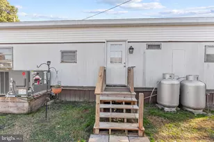 5372 McCleary Dr, Chincoteague Island, VA 23336 - Photo 23