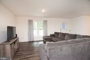 37444 Castaway Dr, Greenbackville, VA 23356 - Photo 9