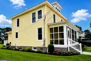 8 South St, Wachapreague, VA 23480 - Photo 5