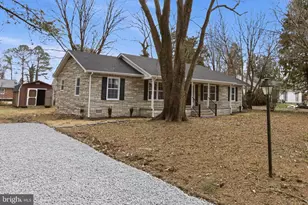 192 E Banbury Rd, Tappahannock, VA 22560 - Photo 3