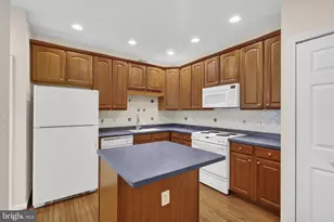 224 N View Cir, Warrenton, VA 20186 - Photo 33