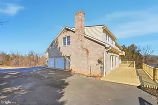 6743 Lake Dr, Warrenton, VA 20187 - Photo 3