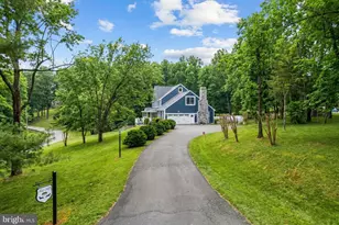 5755 Hunton Wood Dr, Broad Run, VA 20137 - Photo 3