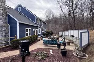 5755 Hunton Wood Dr, Broad Run, VA 20137 - Photo 9