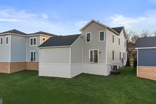 1043 Captain Richards Ct, Marshall, VA 20115 - Photo 7