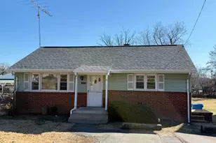 205 N Church St, Remington, VA 22734 - Photo 1