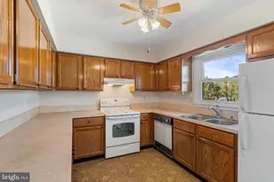 6730 W Forbes Pl W, Bealeton, VA 22712 - Photo 7