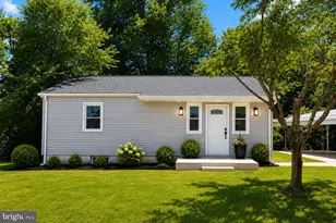 200 E Bowen St, Remington, VA 22734 - Photo 1