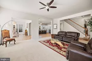7153 Comrie Ct, Warrenton, VA 20187 - Photo 17
