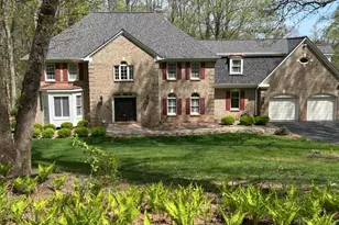 5828 Hunton Wood Dr, Broad Run, VA 20137 - Photo 3