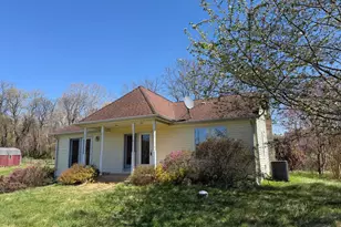 1901 Misty Mdws Ln, Markham, VA 22643 - Photo 3
