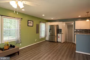 12350 Roselawn Ln, Midland, VA 22728 - Photo 9