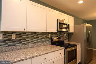12350 Roselawn Ln, Midland, VA 22728 - Photo 11