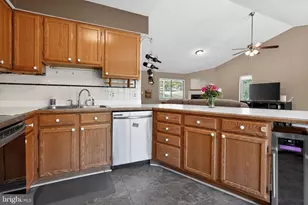 8427 Springs Way Pl, Warrenton, VA 20186 - Photo 15