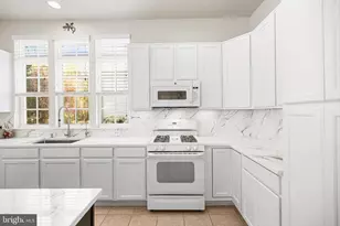 7153 Comrie Ct, Warrenton, VA 20187 - Photo 11