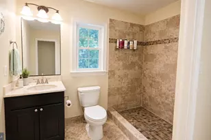 6743 Breezy Dr, Warrenton, VA 20187 - Photo 19