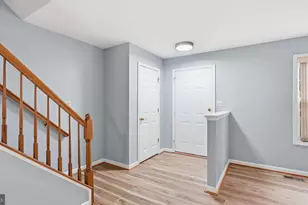 526 Highland Towne Ln, Warrenton, VA 20186 - Photo 3
