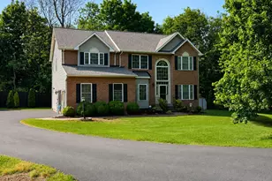 7164 N Crest Ct, Warrenton, VA 20187 - Photo 1