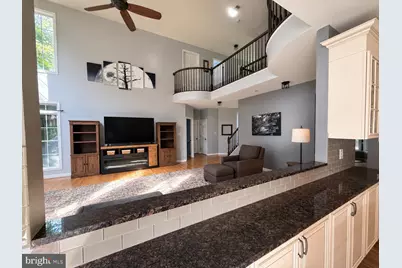 7164 N Crest Court, Warrenton, VA 20187 - Photo 5