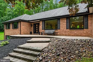 5920 Hunton Wood Dr, Broad Run, VA 20137 - Photo 11