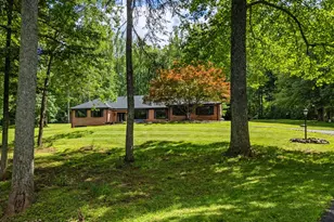 5920 Hunton Wood Dr, Broad Run, VA 20137 - Photo 5
