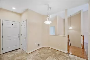 233 N View Cir, Warrenton, VA 20186 - Photo 17