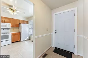 726 Pine Tree Ct, Warrenton, VA 20186 - Photo 5