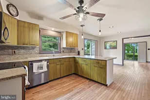 10414 Skyline Ave, Midland, VA 22728 - Photo 11