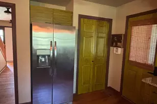 10414 Skyline Ave, Midland, VA 22728 - Photo 9