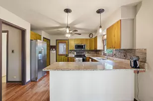 10414 Skyline Ave, Midland, VA 22728 - Photo 13