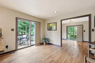 10414 Skyline Ave, Midland, VA 22728 - Photo 11