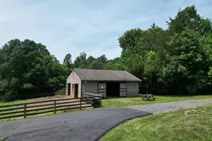 6301 Georgetown Rd, Broad Run, VA 20137 - Photo 5