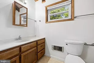 8297 Squires Ln, Warrenton, VA 20187 - Photo 17