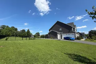 9812 Thoroughbred Rd, Warrenton, VA 20187 - Photo 3