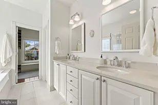256 Carriage Chase Cir, Warrenton, VA 20186 - Photo 33