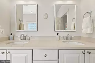 256 Carriage Chase Cir, Warrenton, VA 20186 - Photo 35