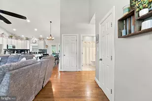 9813 Crest Hill Rd, Marshall, VA 20115 - Photo 7