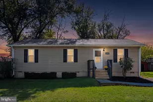 7239 3rd St, Remington, VA 22734 - Photo 1