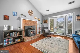 323 Masters Dr, Cross Junction, VA 22625 - Photo 3