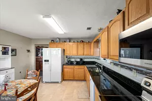 203 Crestwood Ln, Winchester, VA 22602 - Photo 17