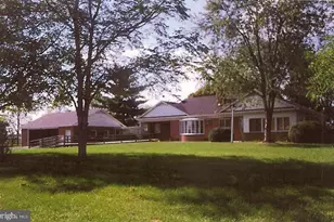 349 Town Run Ln, Stephens City, VA 22655 - Photo 7