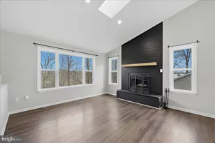 1220 Lakeview Dr, Cross Junction, VA 22625 - Photo 9